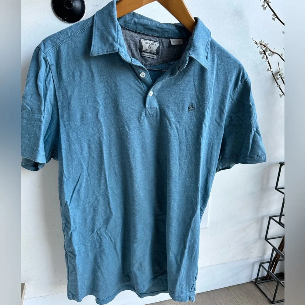 Volcom Polo - Picture 1 of 3